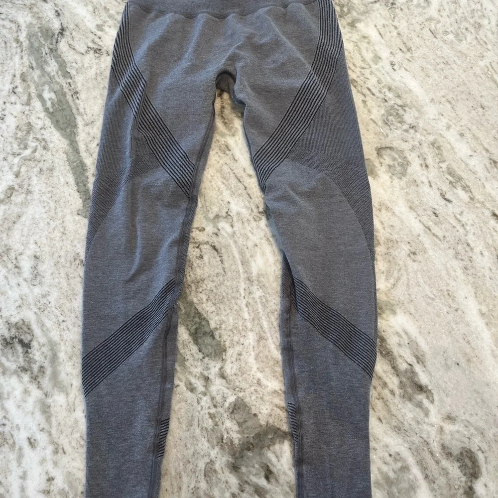 Lululemon‎ Aerial Silk Tight *28” super Rare!!